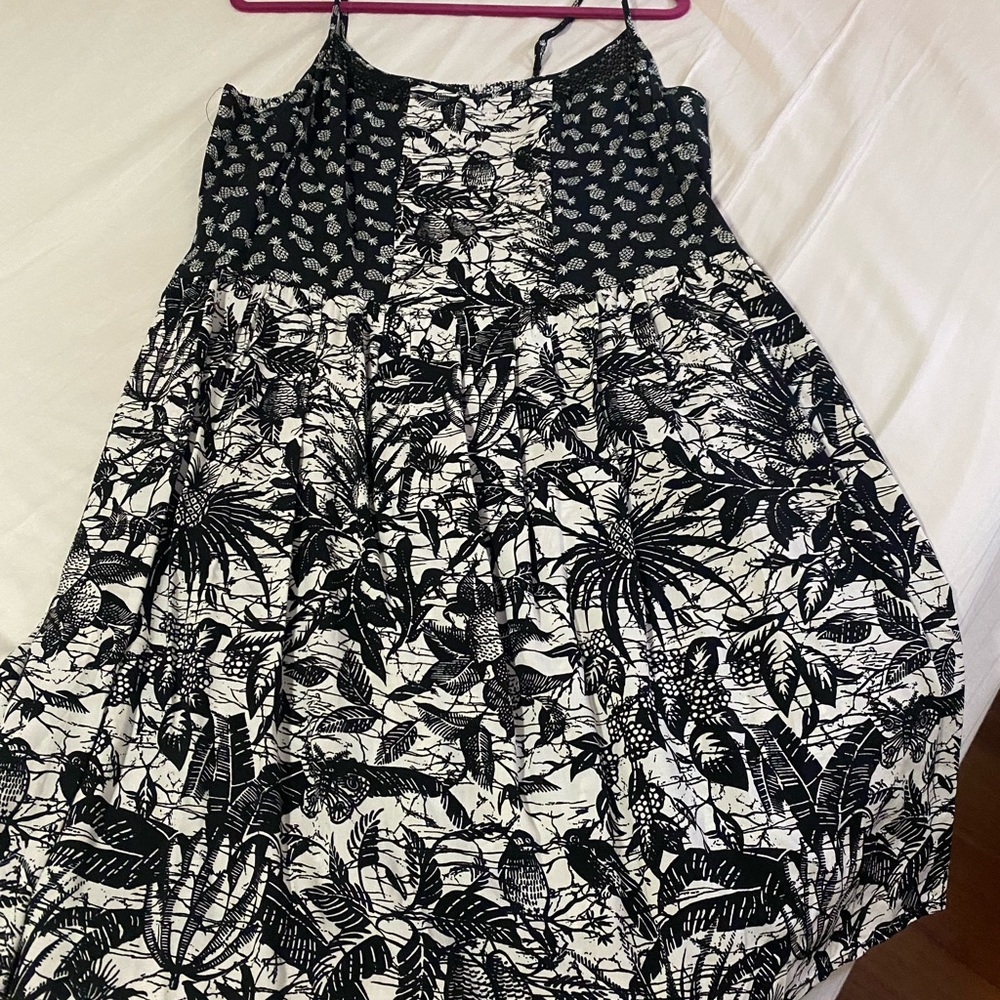 Vince Camuto, flowy minidress, adjustable straps, like new